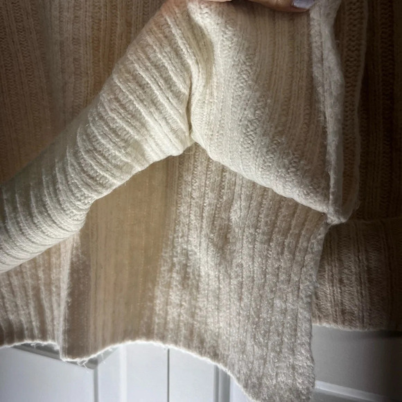 OLD NAVY Sweater Size XS - Picture 3 of 7